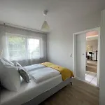アパート Haus Am Weinberg Ensch